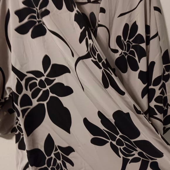 Alfani Beige Cardigan with Black Floral Print - Picture 11 of 11